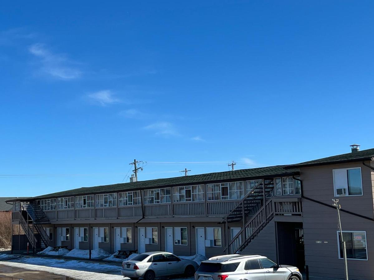 Kings Court Motel Cold Lake Bagian luar foto