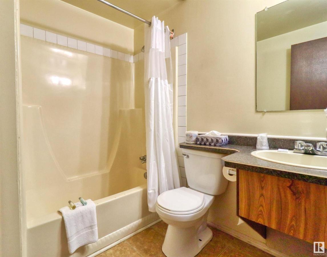 Kings Court Motel Cold Lake Bagian luar foto