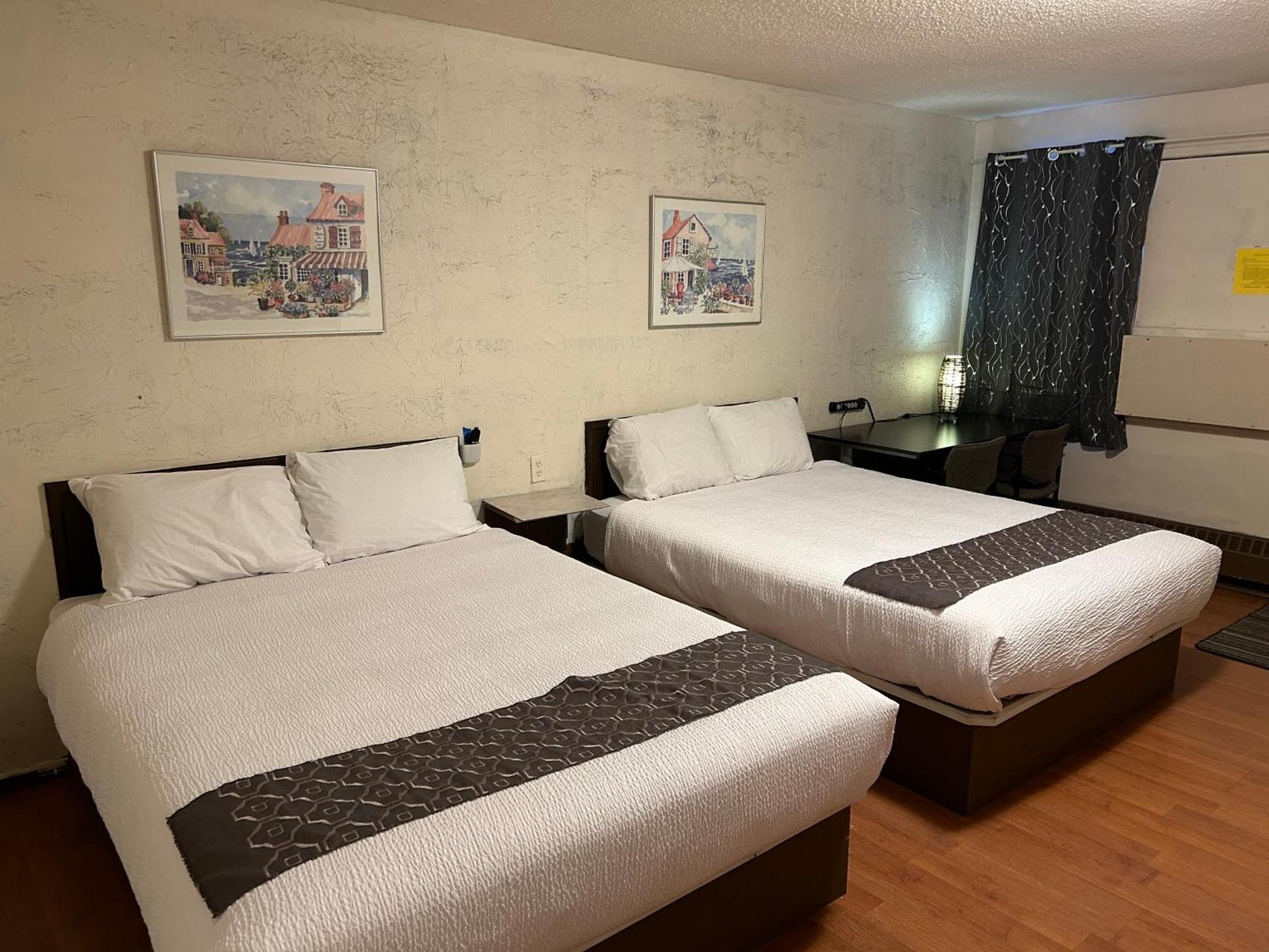 Kings Court Motel Cold Lake Bagian luar foto