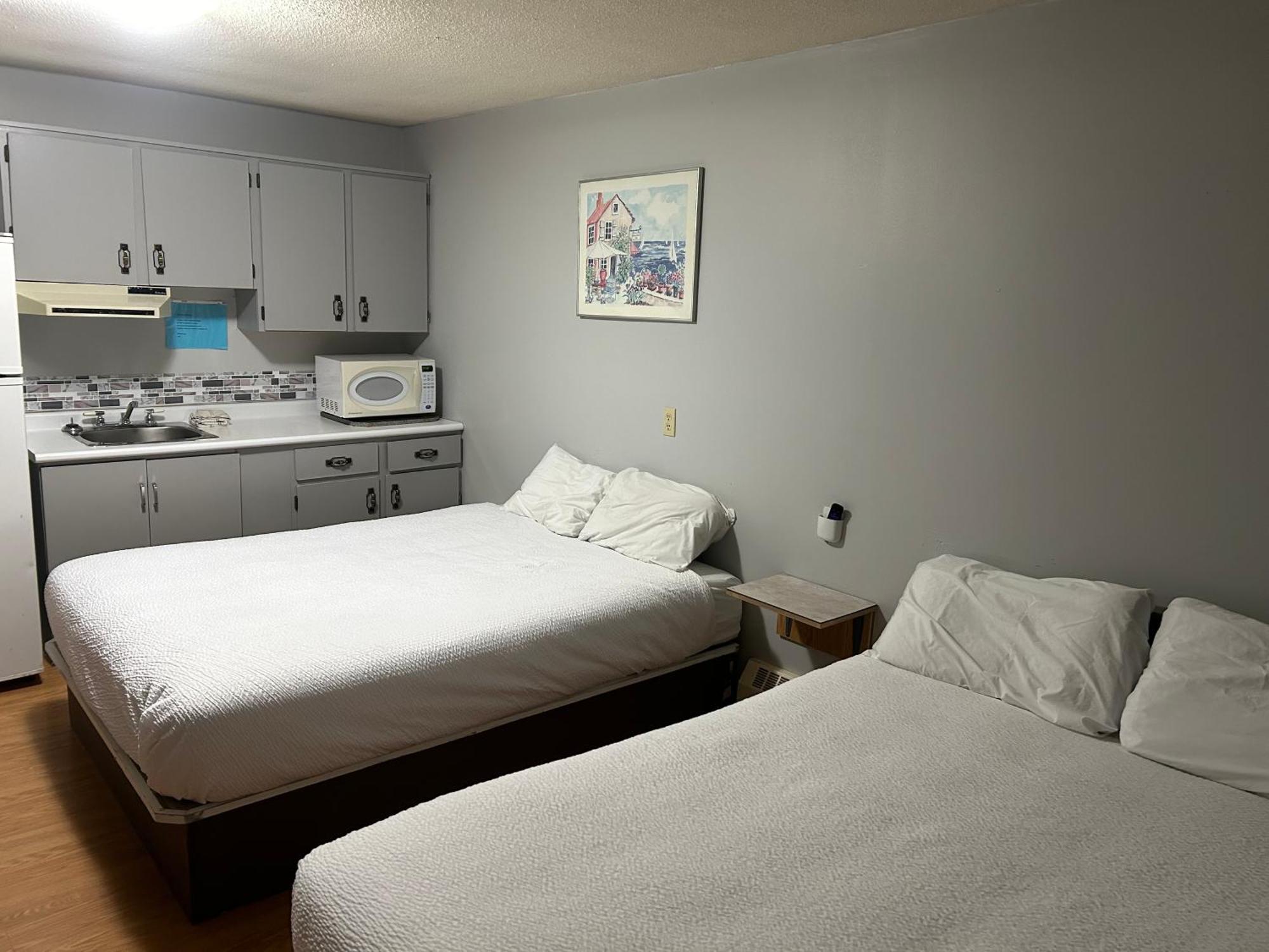Kings Court Motel Cold Lake Bagian luar foto
